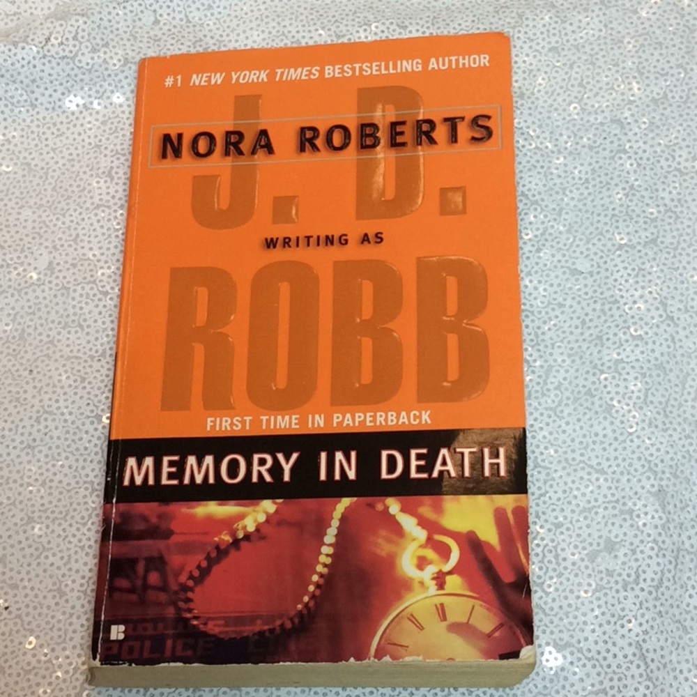 J.D. Robb (Nora Roberts) Memory In Death